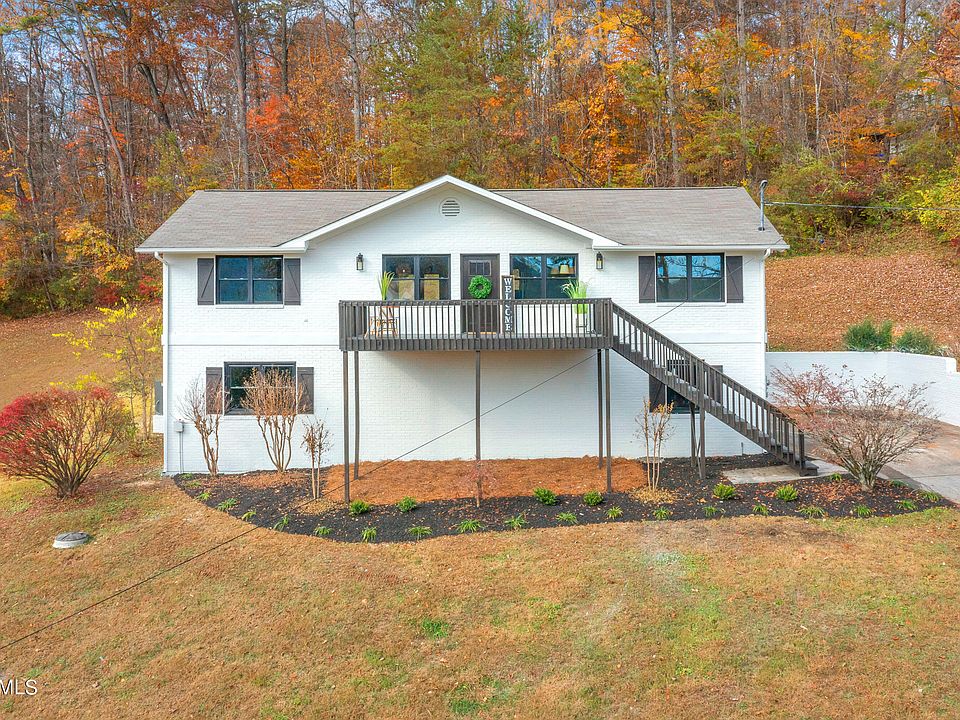 1st image of 120 Wealdwood Dr