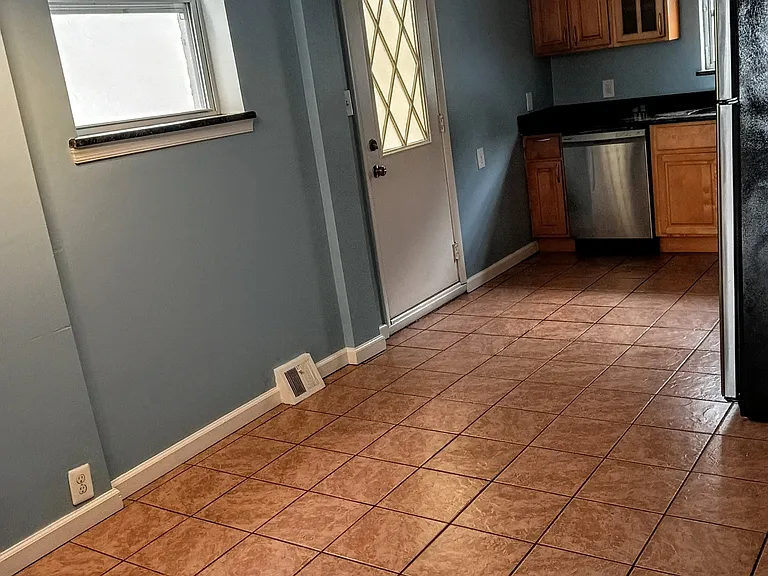 2630 E Birch St — Photo 13