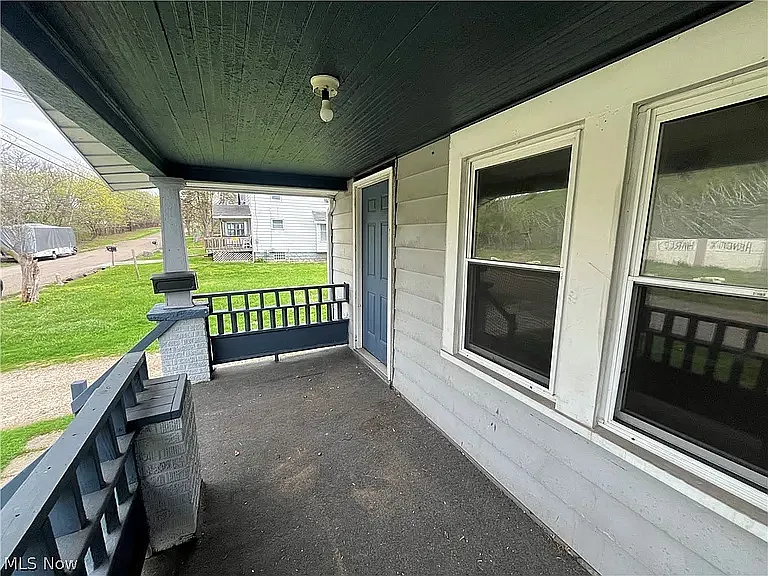 3 bed, 1040 sqft, $1,300 — Photo 3