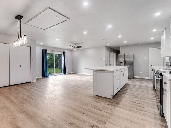 3rd image of 512 Lindo Dr