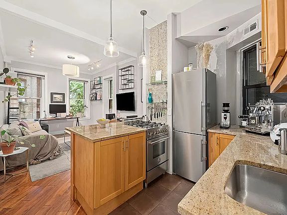 4th image of 131 Thompson St APT 2D