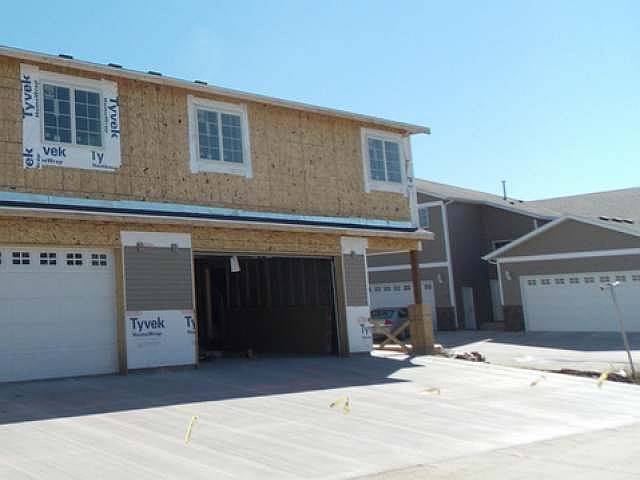 2nd image of 2814 Waters Edge Ln