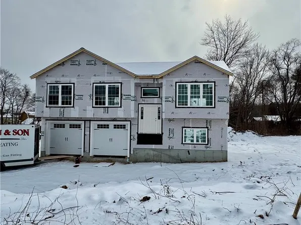 180 Bertenshaw Rd, Woonsocket, RI 02895