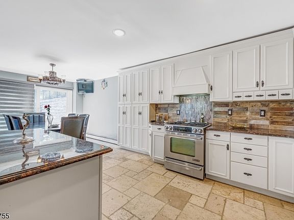 2nd image of 207 Eileen Dr