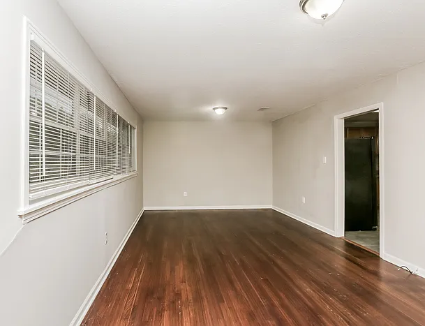 3328 E Lisa Dr — Photo 3