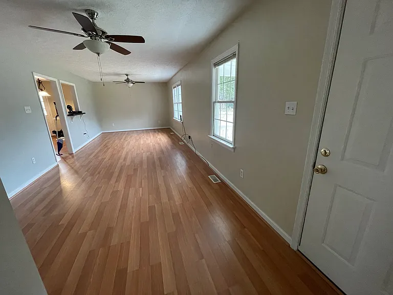 2425 Old Hanover Rd — Photo 10