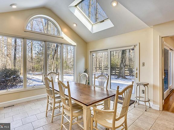 3rd image of 11115 Whisperwood Ln