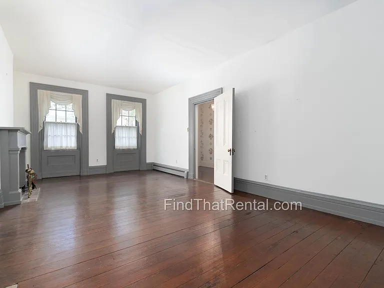 136 W Pomfret St — Photo 17