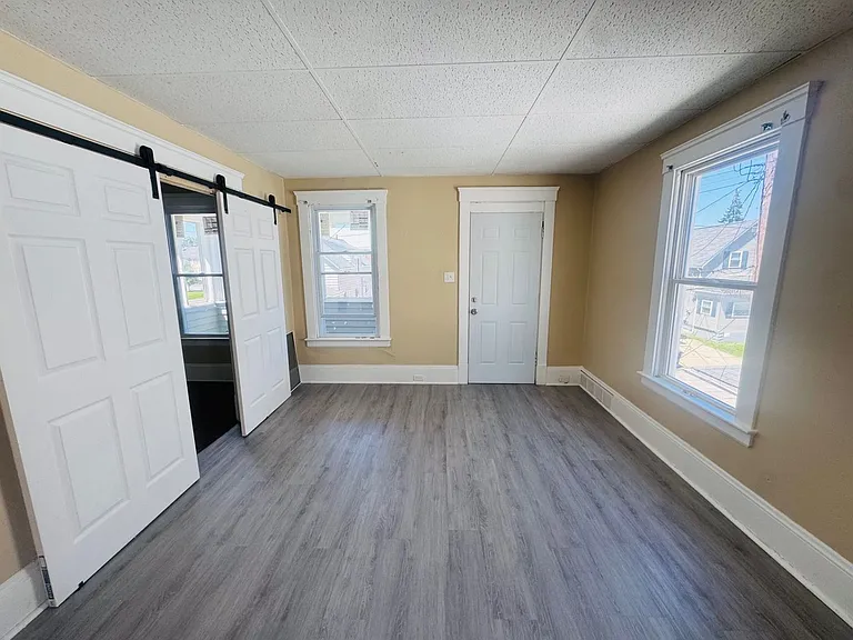 3405 Roehl Ave — Photo 7