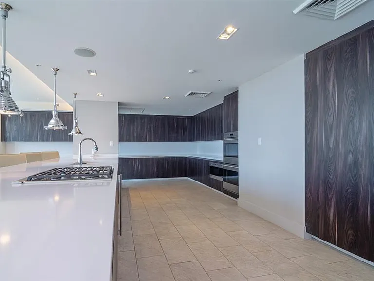 1180 N Federal Hwy #1103 — Photo 45