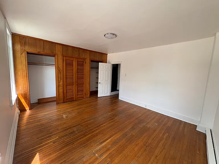 229 E Chestnut Apt 2 — Photo 13
