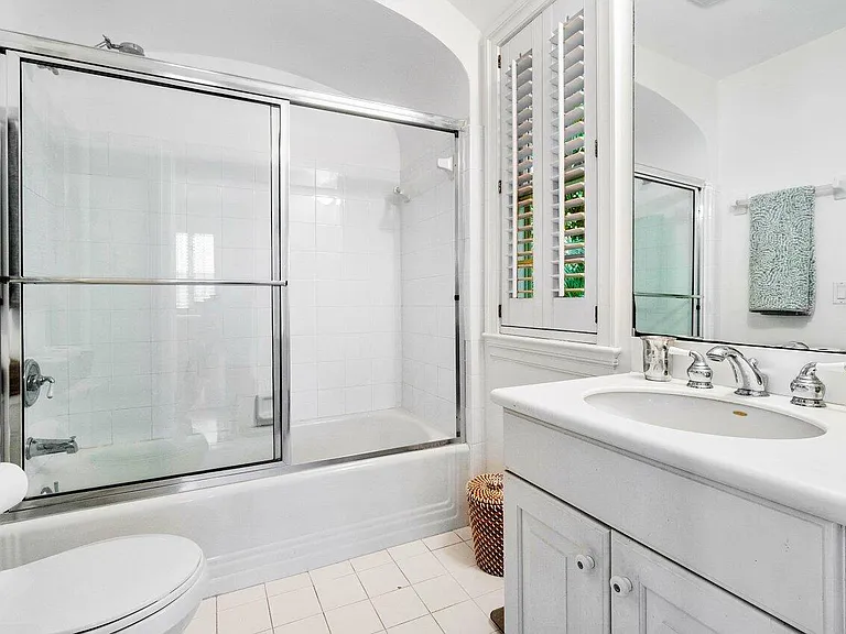 240 Miraflores Dr — Photo 13
