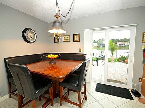 3rd image of 1426 Windmoor Dr
