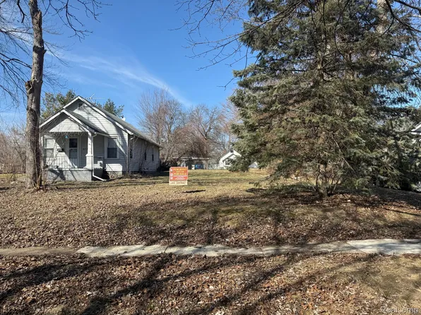 679 E Beverly Ave, Pontiac, MI 48340