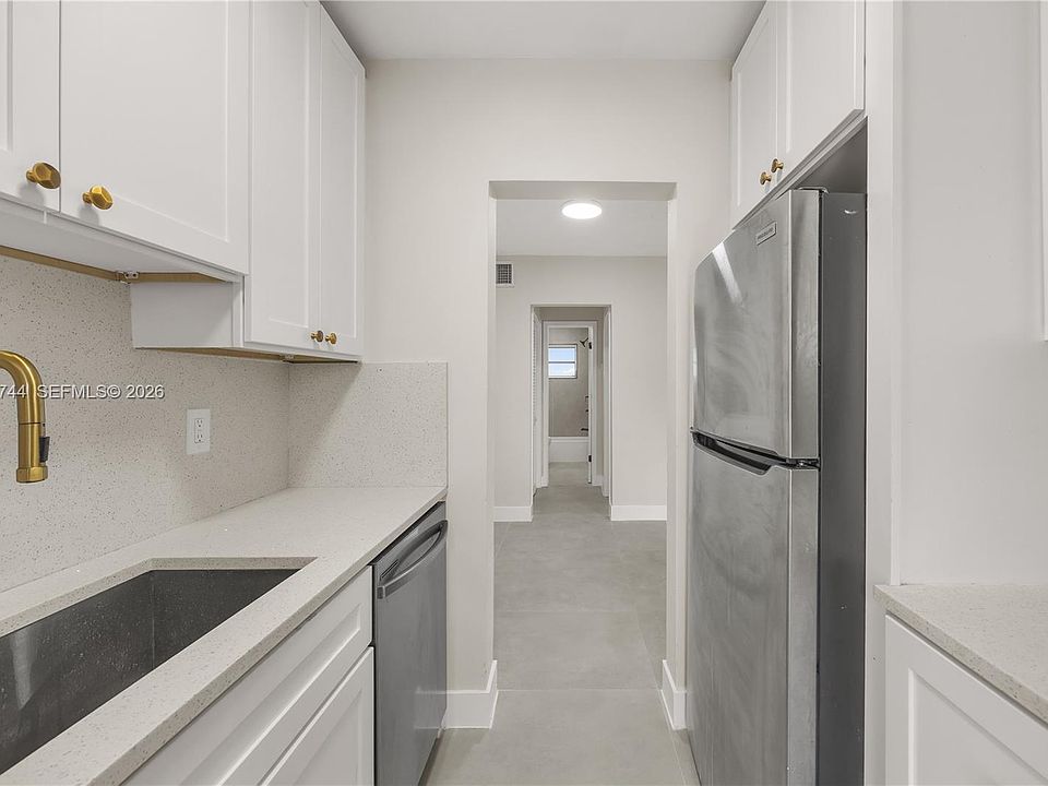 1st image of 2418 Polk St APT 204