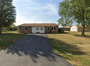 101 N East St, Mahomet, IL 61853