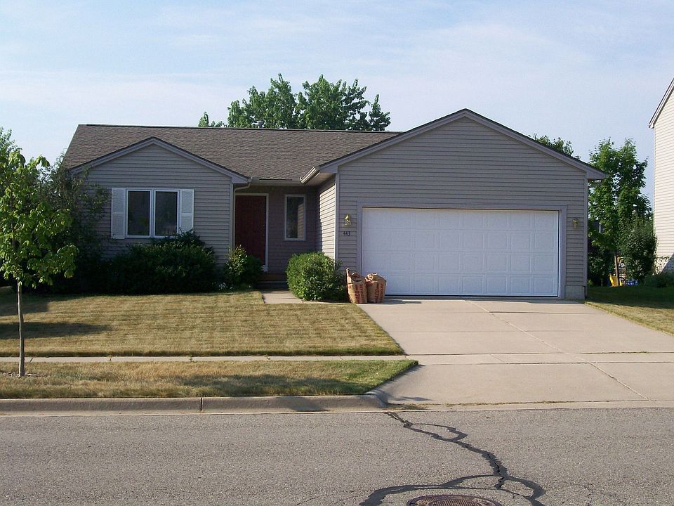 1st image of 443 Woodland Dr W