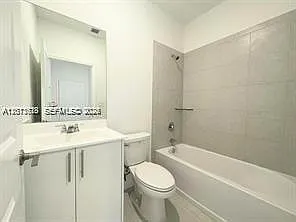 863 SE 26th Ter — Photo 14
