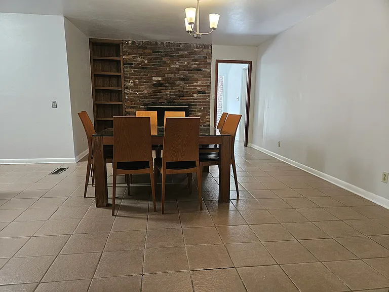 3543 Cloudland Dr — Photo 7