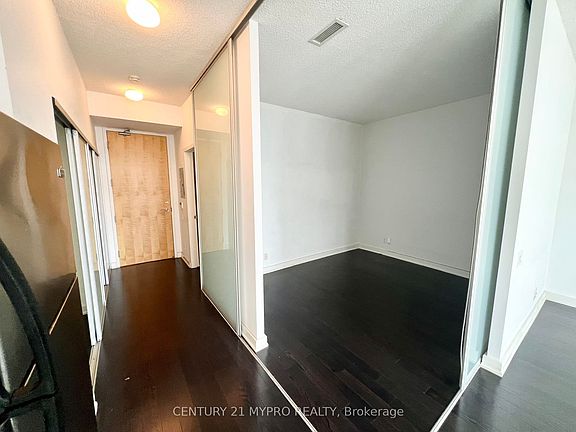 5th image of 33 Mill St #801