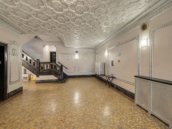 5th image of 15075 87th Ave APT 1E