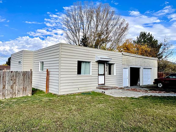 View from front yard: Single-family home at 290 Robbins