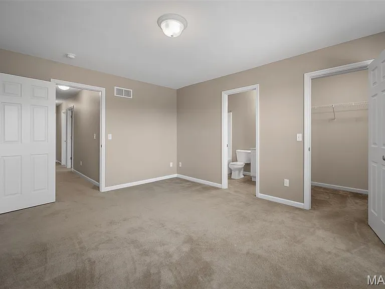 324 Savannah Ter — Photo 13