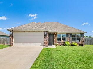 992 Maddy St, Elkins, AR 72727