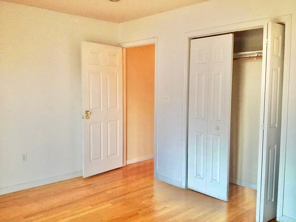 2nd image of 1336 Vreeland Ave Floor 2