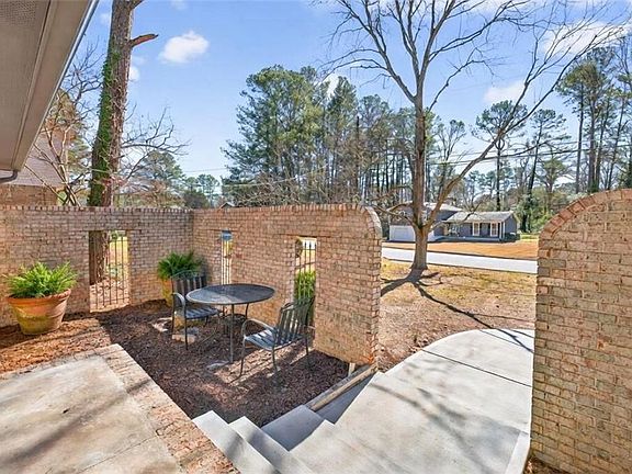 3rd image of 3940 Pinehurst Valley Dr