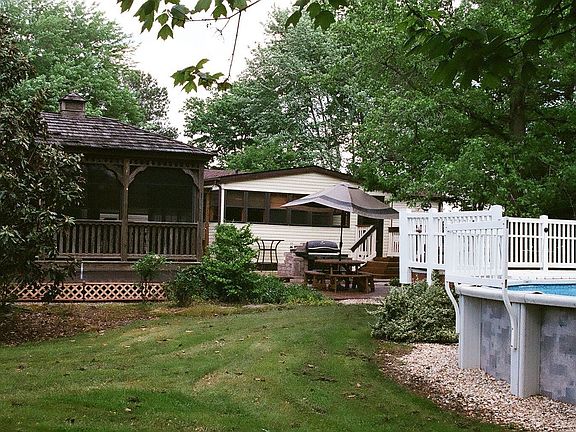 10x20 Gazebo overlooking pool