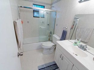 571 W 79th St, Hialeah, FL 33014