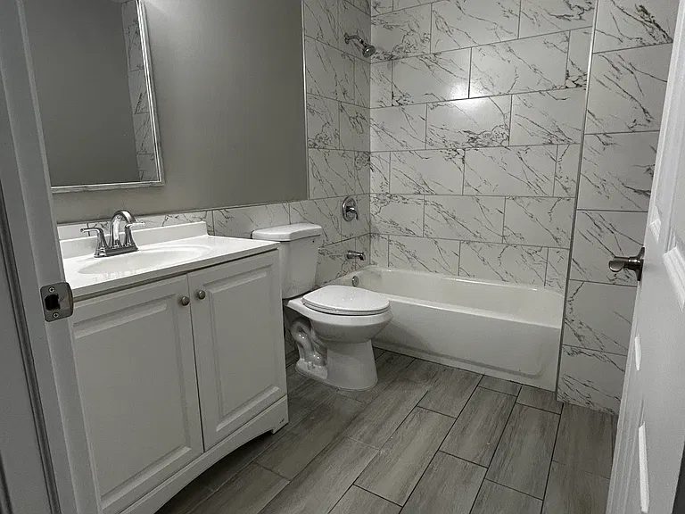 325 N 14th St #1 — Photo 5