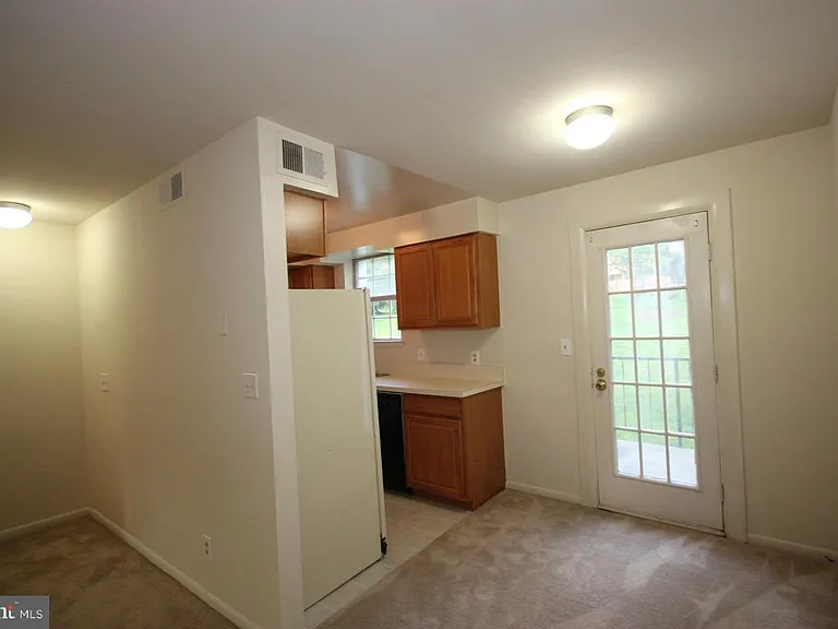 2832 S Wakefield St #C — Photo 4
