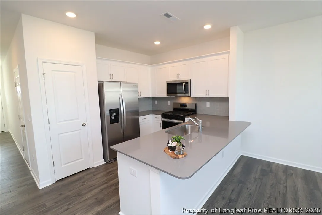 3 bed, 2.5 bath, 1511 sqft, $1,795 — Photo 3
