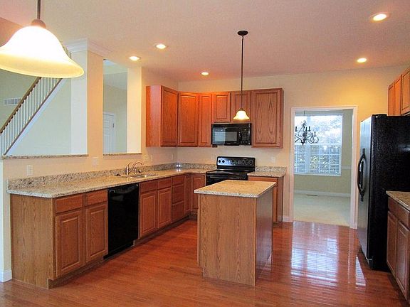 5th image of 5170 Samantha Ct