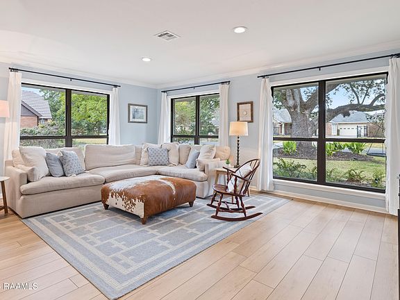 5th image of 110 Canterbury Rd