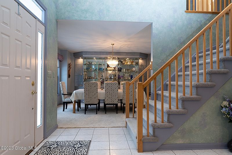 3rd image of 11 Seneca Court