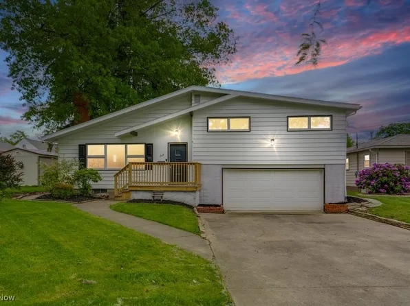 1924 Tiffany Dr NE, Warren, OH 44483