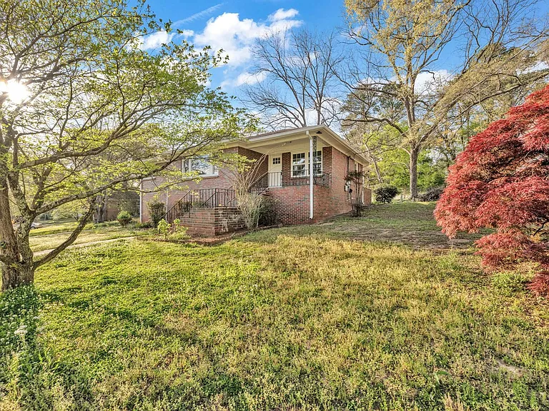 1112 Violet Dr — Photo 7