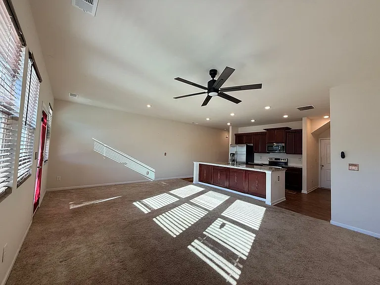 532 Ruths Dr — Photo 5