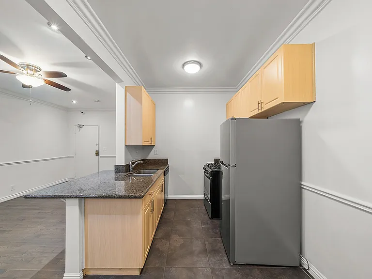 6128 Wilshire Blvd — Photo 10