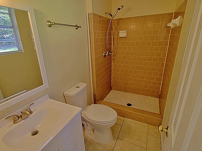 1040 Charles C Frasier Blvd — Photo 17