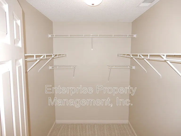 4525 Hickory Creek Dr — Photo 16