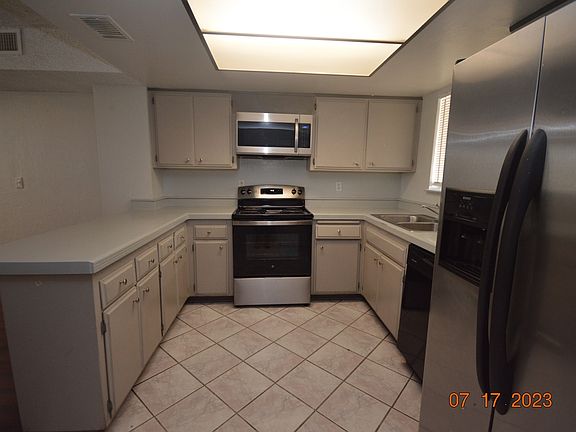 5th image of 6012 Pebble Beach Blvd #1