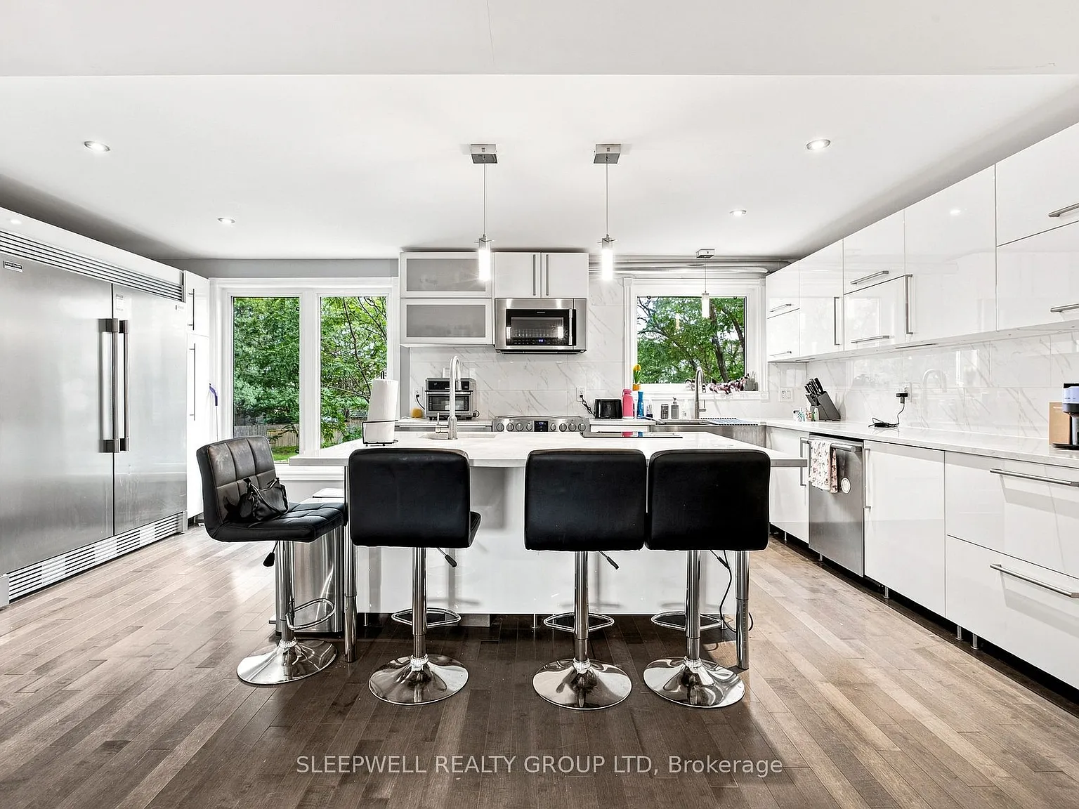 3 bed, $3,000 — Photo 2