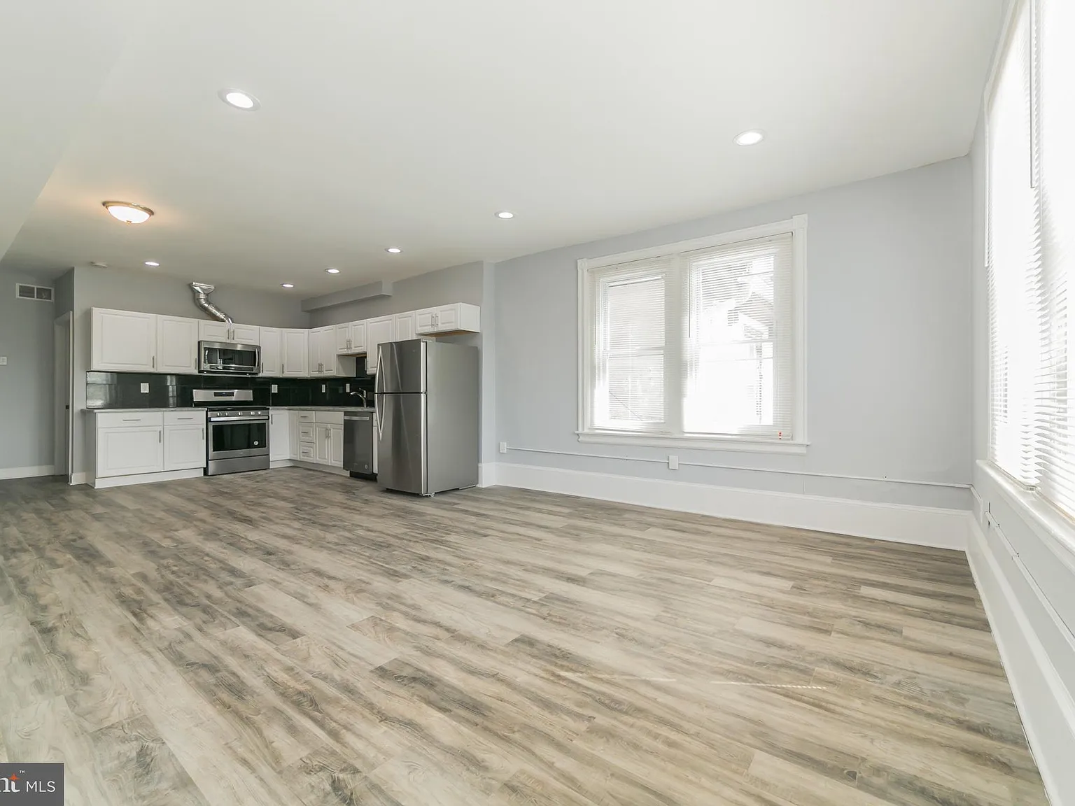 2 bed, 1.5 bath, 600 sqft, $2,100 — Photo 2