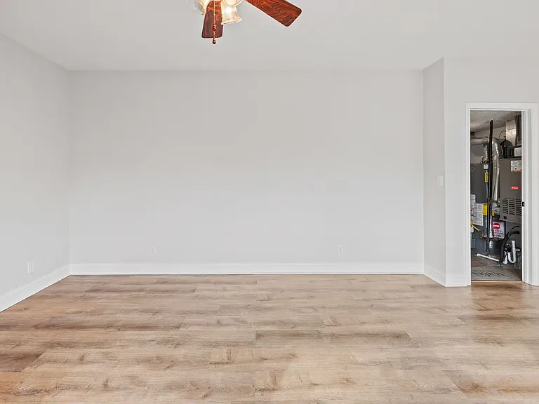 21 Goldersgreen Dr — Photo 27