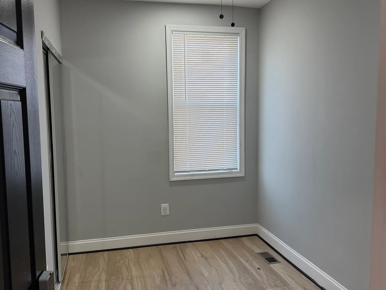 4 bed, 1026 sqft, $650 — Photo 2