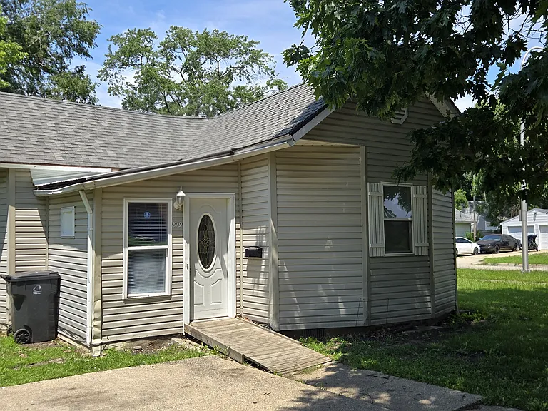 819 N Randolph St — Photo 1